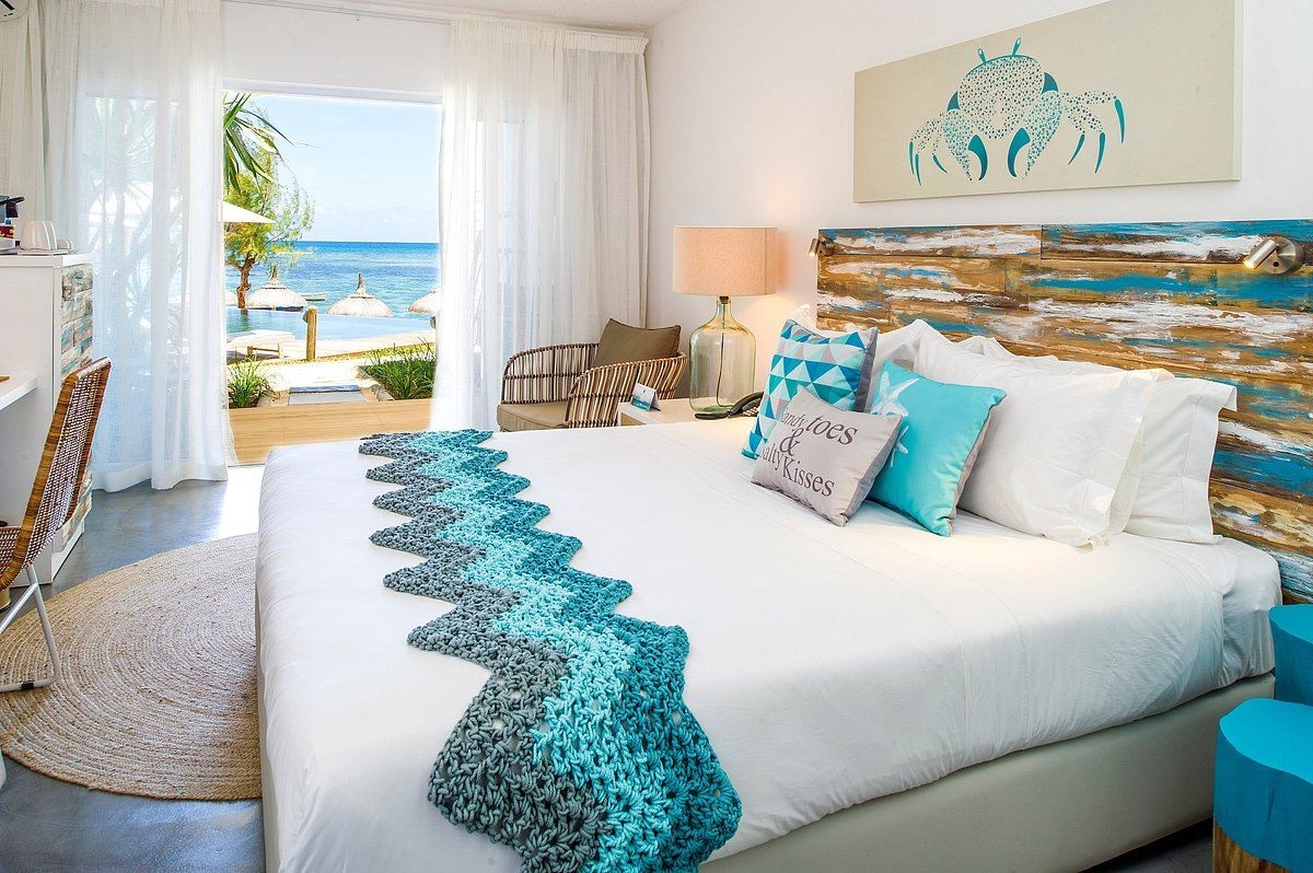 rooms-deluxe-room-beachfront