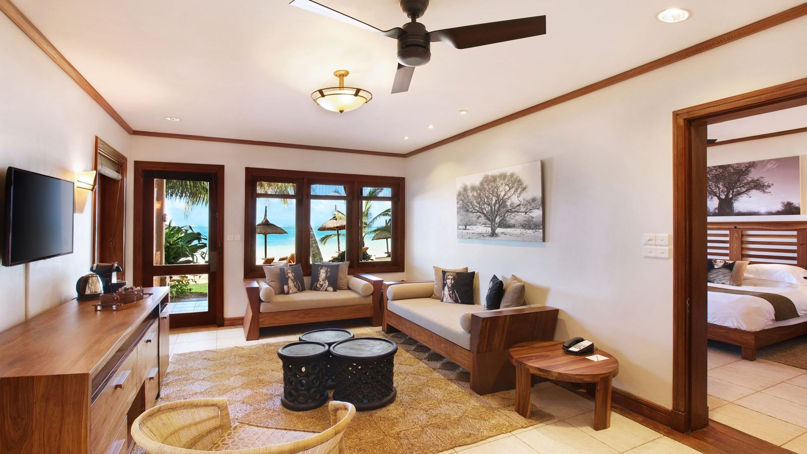 rooms-senior-suite-sea-view