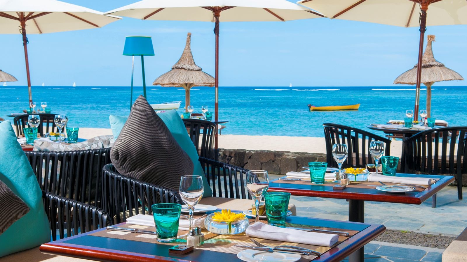 restaurants-tamassa-beach