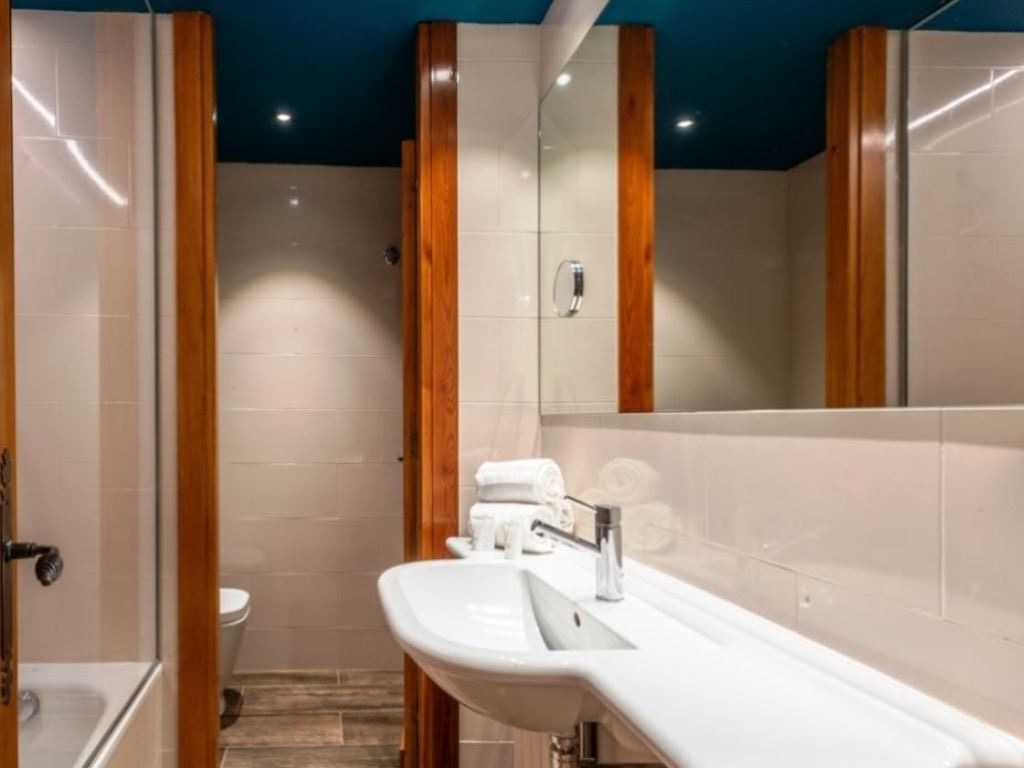 rooms-premium-room