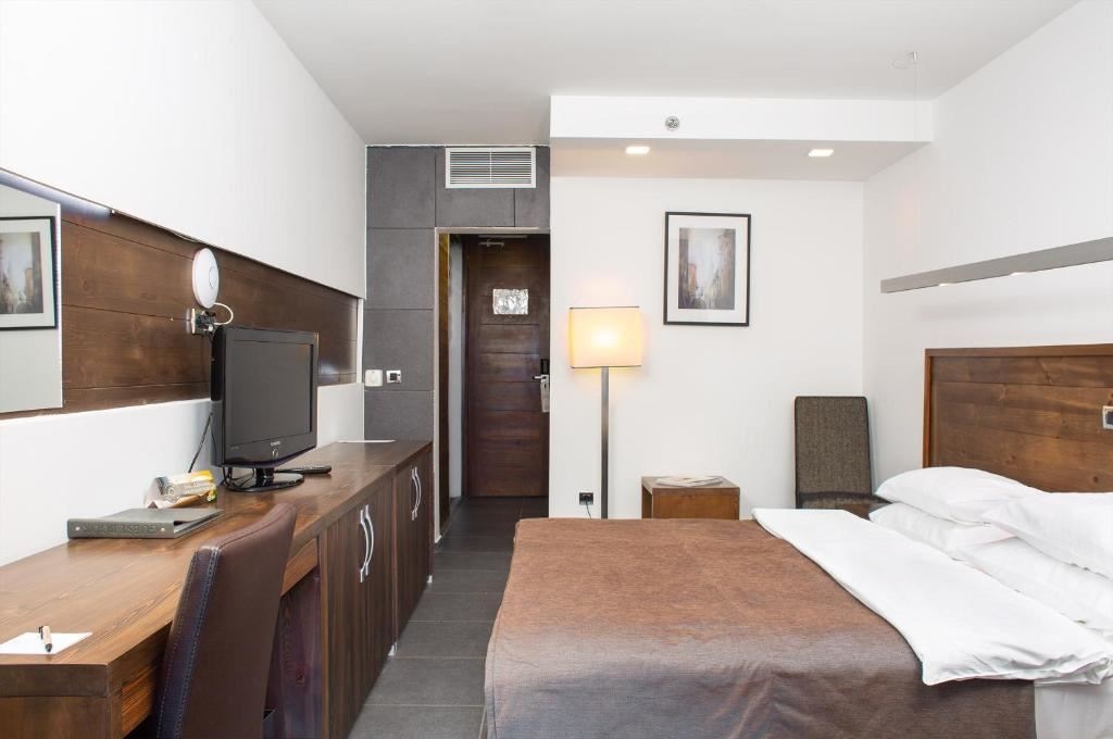 rooms-single-room