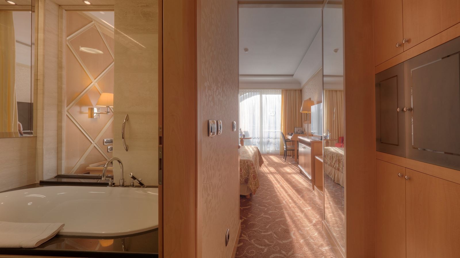 rooms-superior-room