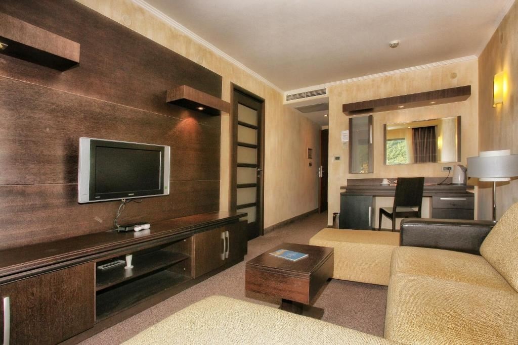 rooms-family-room-sea-view