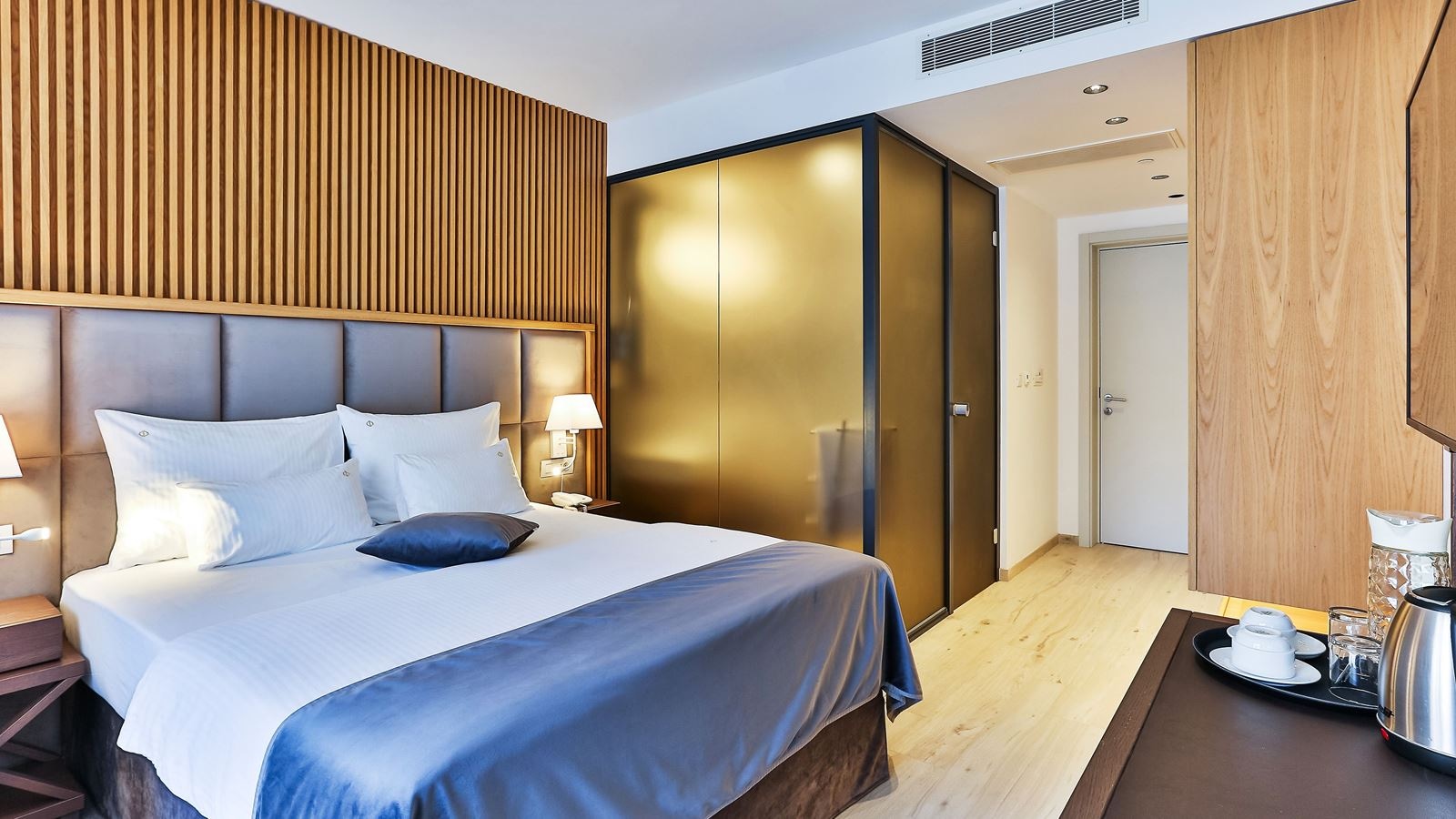 rooms-superior-room