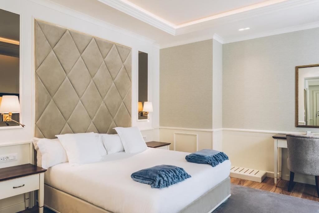 rooms-two-bedroom-family-duplex-suite