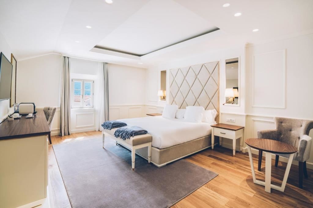 rooms-heritage-premium-sea-view-suite