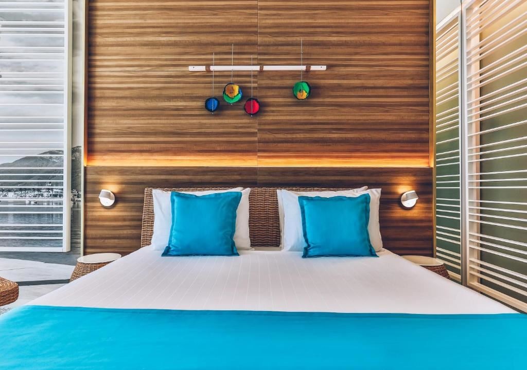 rooms-double-deluxe-room