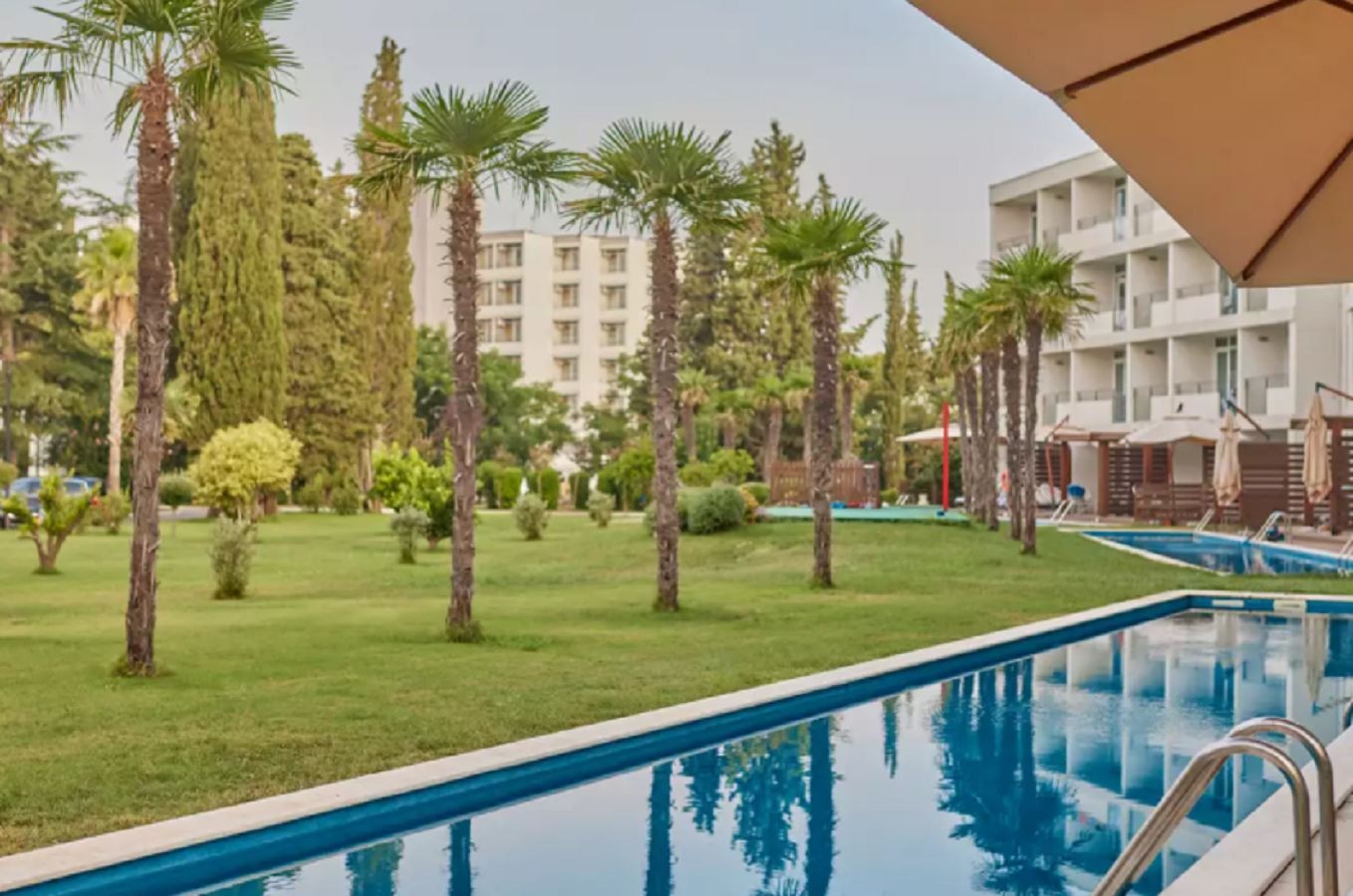 rooms-two-bedroom-swim-up-family
