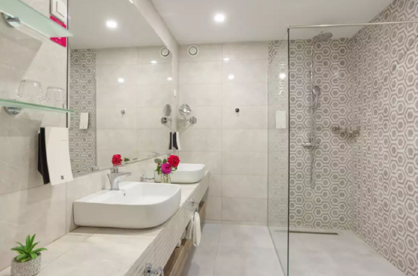 rooms-premium-two-bedroom-swim-up