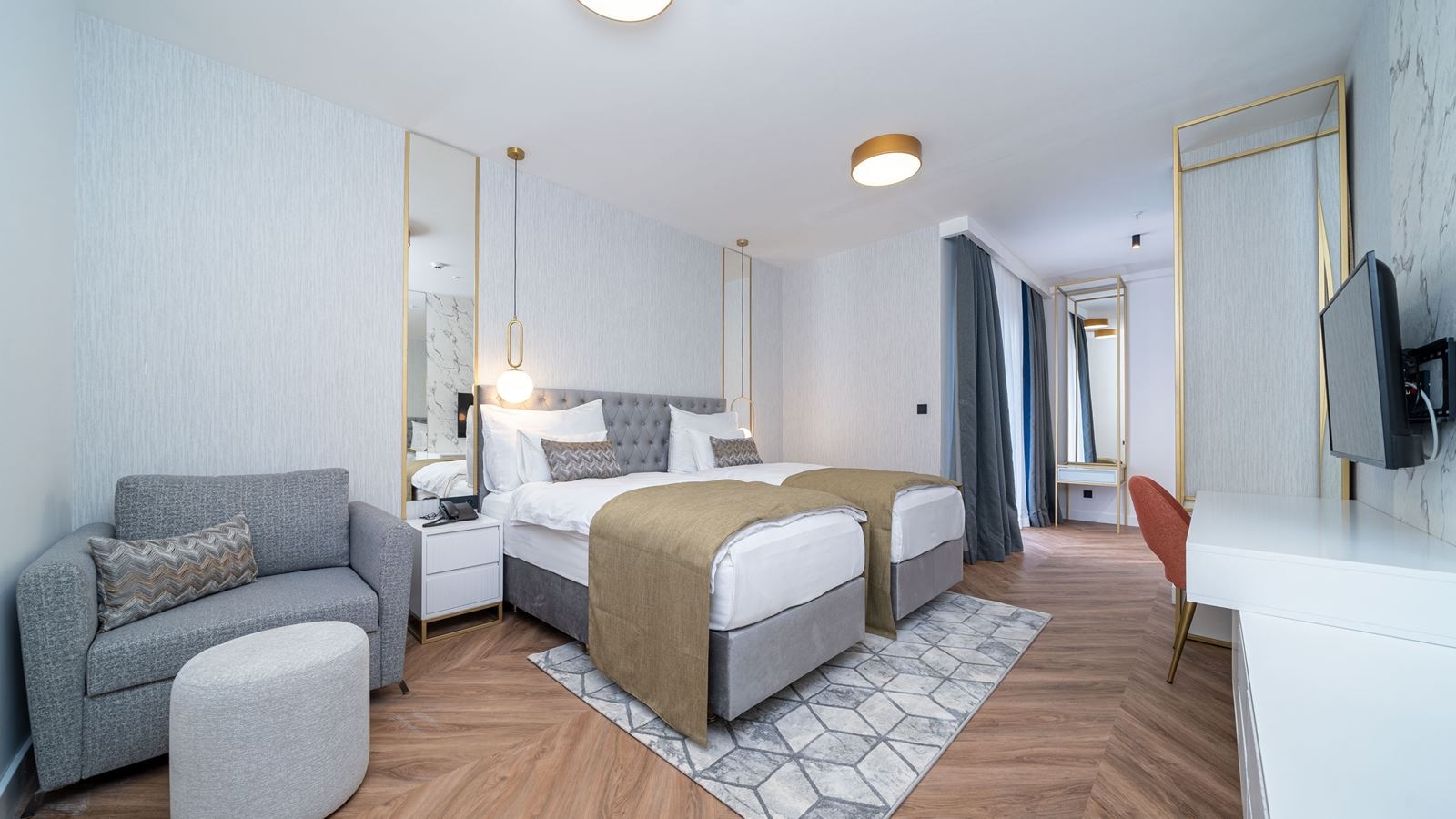 rooms-superior-double-room-with-extra-bed