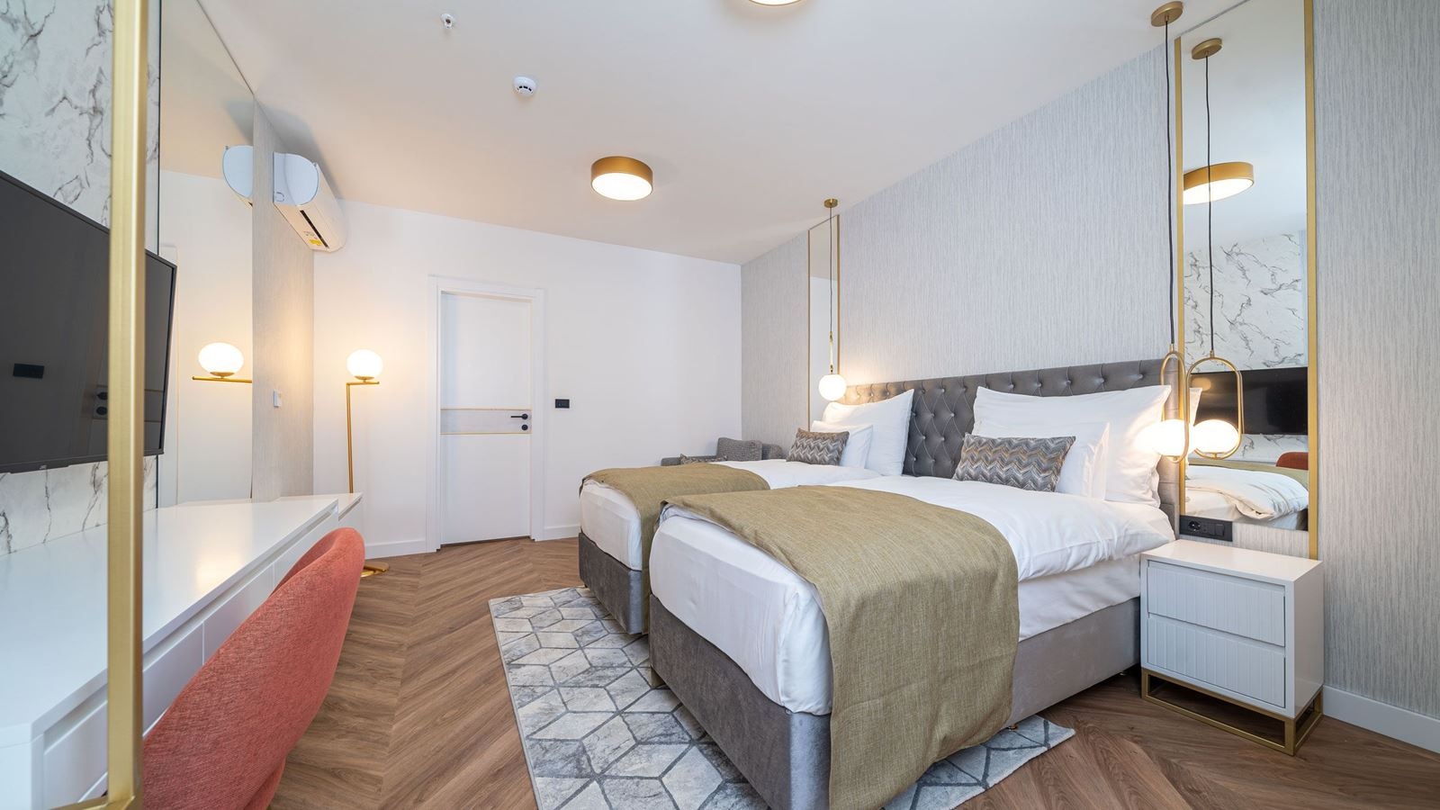 rooms-superior-double-room-with-extra-bed