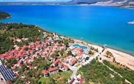 LONG BEACH CLUB NATURE