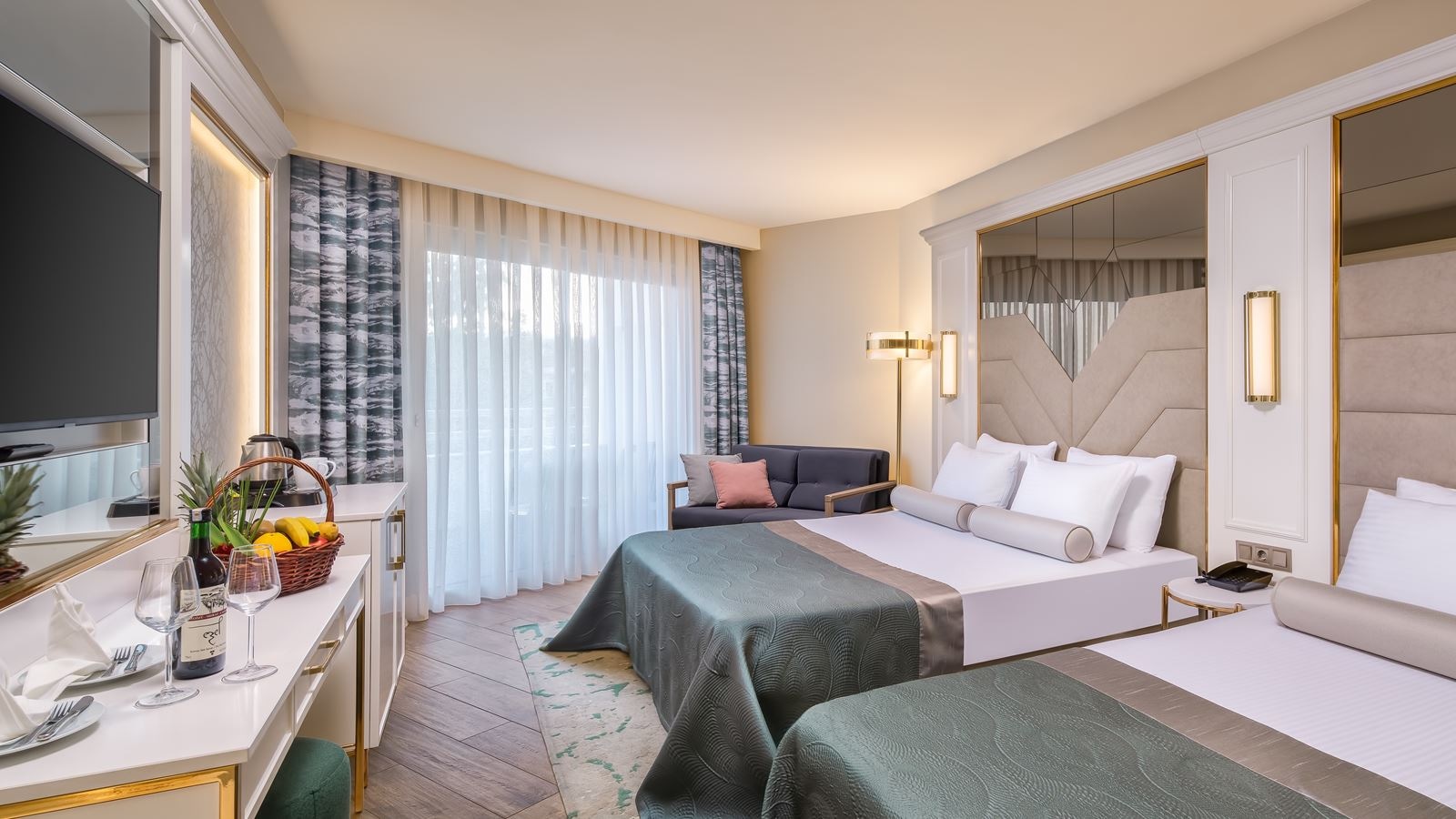 rooms-coral-room