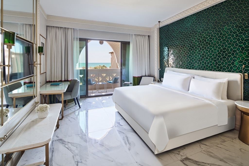 rooms-two-bedroom-family-room-sea-view